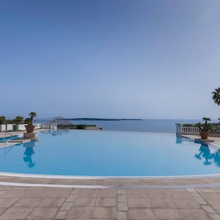 Cosy Francia - Terrasse, Piscine, Parking, Clim Daire